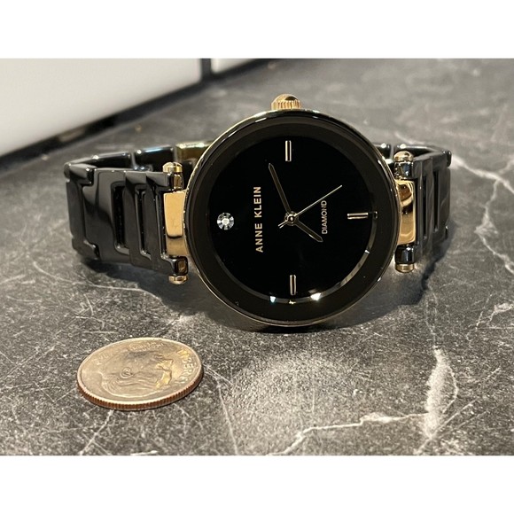 Women’s Black and Gold Anne Klein Watch with Original Box - New Battery - Picture 5 of 7